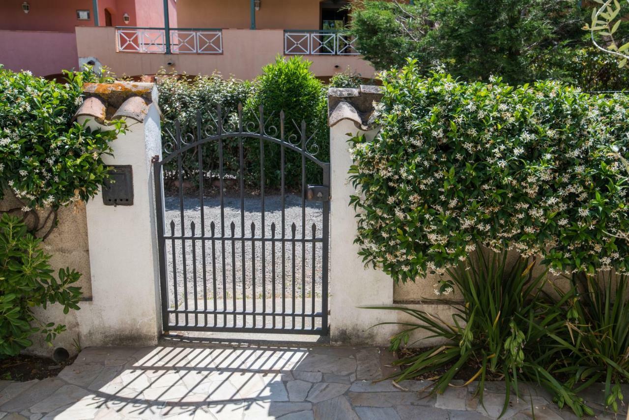 Charmante petite maison a l'éntrée de Saint Tropez Exterior foto